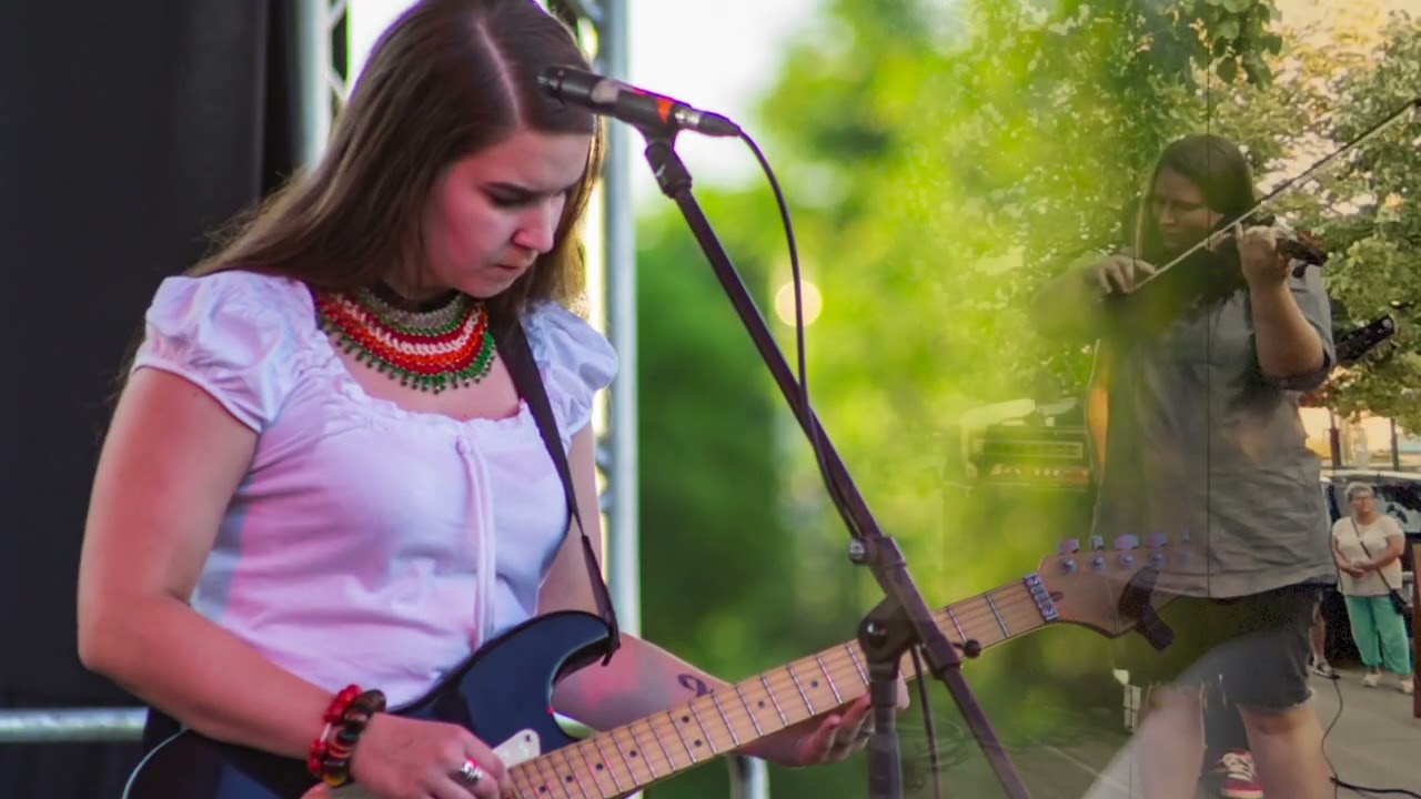 Bemutatkozik a Folkroll zenekar