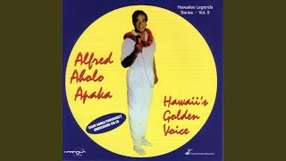 Video thumbnail of "Alfred Aholo Apaka - Na Moku Eha"