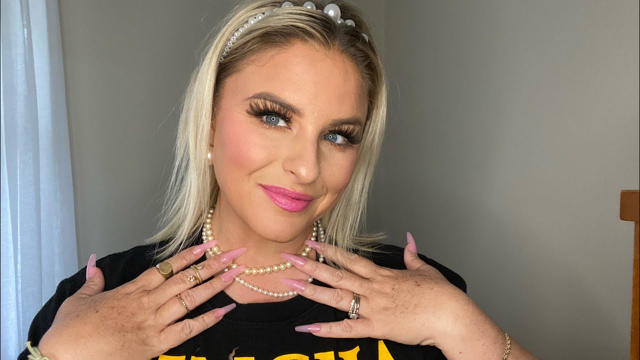 ASMR Soft Ramble + Playing with Pearls to help you drift off to sleep. #asmrforsleep #asmrnails