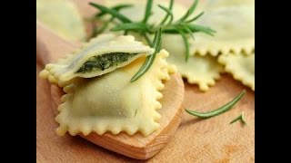 Homemade ravioli with spinach and ricotta -  italian style HD