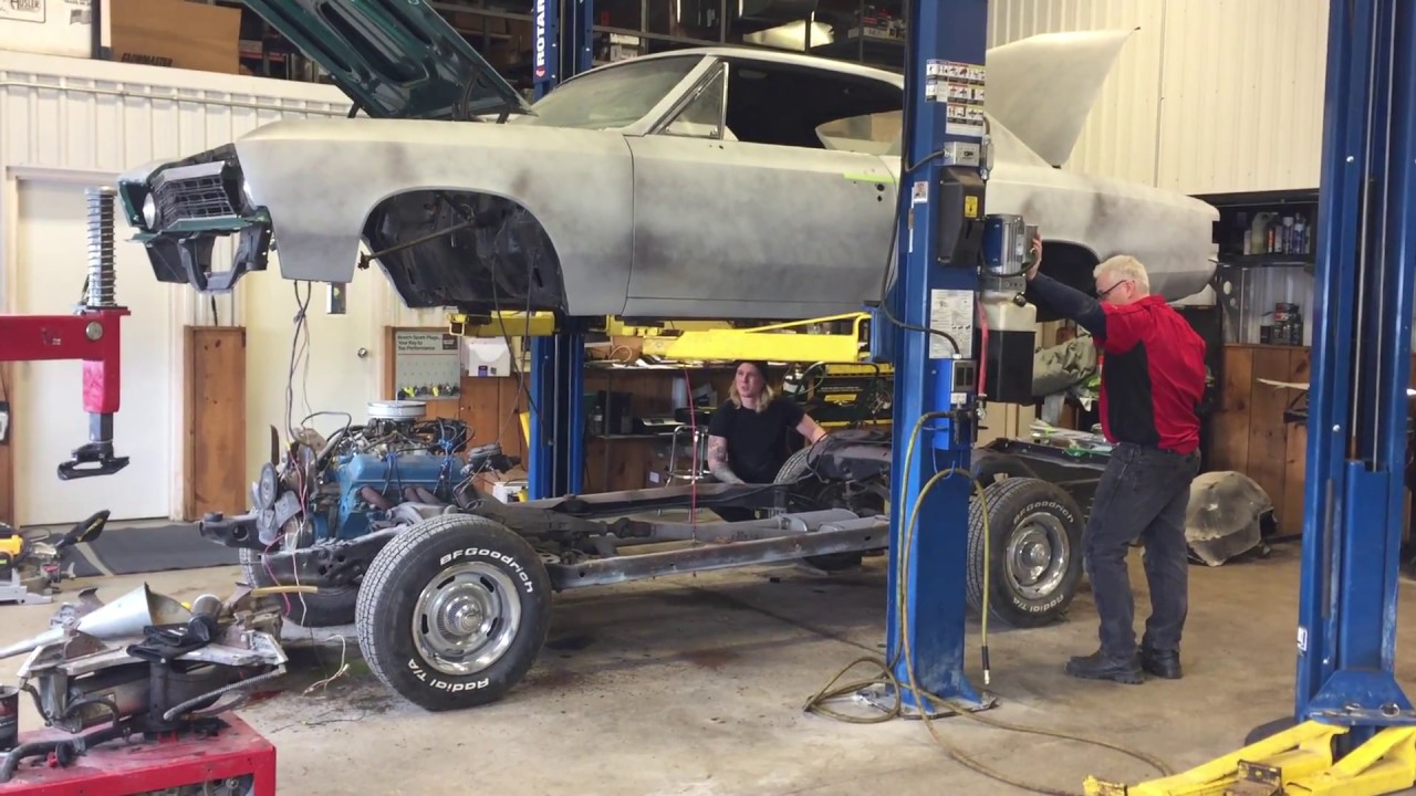 Chevrolet Chevelle Malibu 1967Lifting the body off the chassispart 3