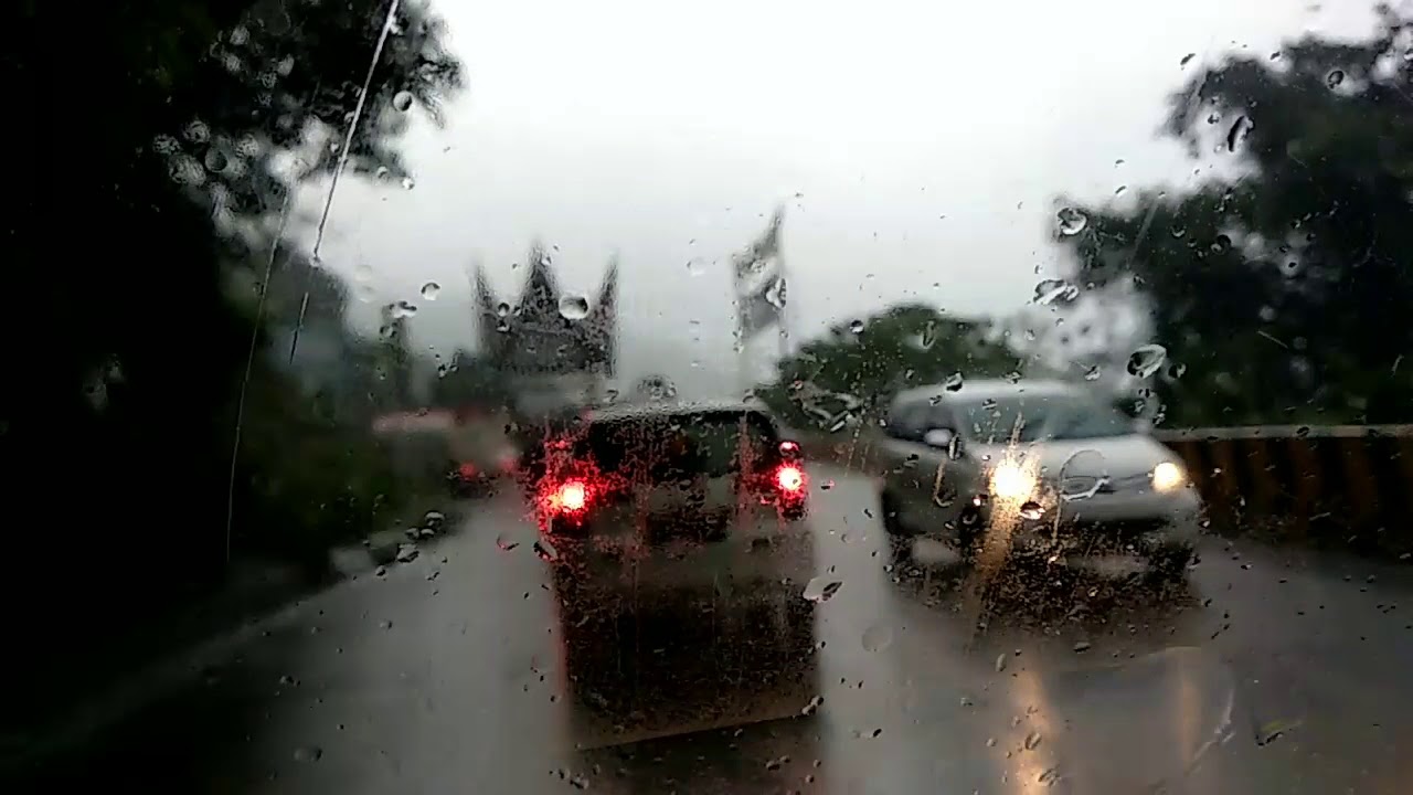 Pajero Sport putih nyasar dalam got panorama Silaiang Bawah