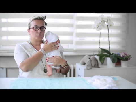 Video: Bebek Kundaktan Nasıl Geçirilir: 15 Adım (Resimlerle)