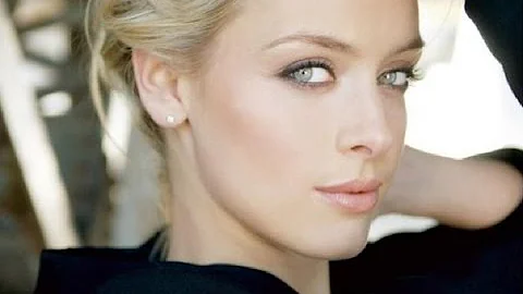 Reign News: Elizabeth Casting
