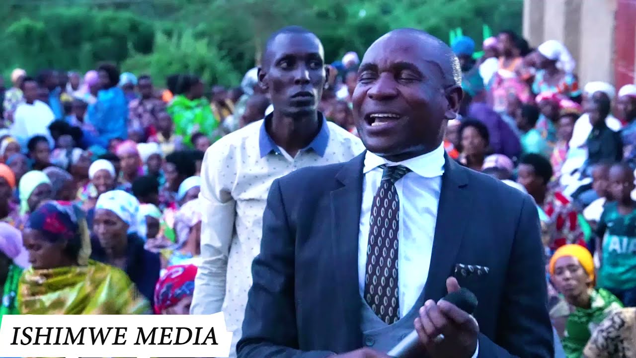 REV. NDAMAHIZI MATAYO WARUKUMBUWE MU BERA. YAHAGEZE . IGITERANE NAKIVALE.
