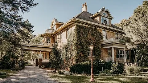Kennedy Mansion - What it takes to live in an hist...