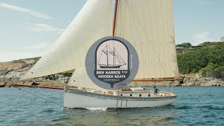 Wooden boat CONSTANCE is launched (incl. sailing footage)