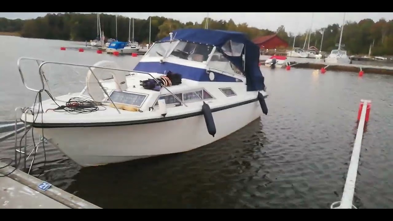 fairline holiday 23 på Gäddeholm