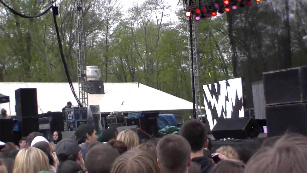 Lady Gaga-Eh Eh ,  six flags kiss concert