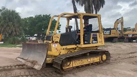 2005 KOMATSU D39PX-21 For Sale