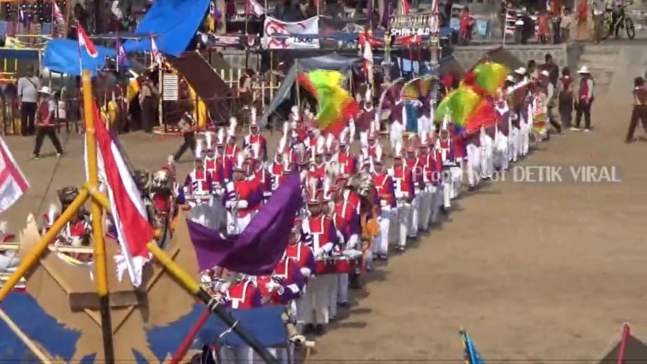SUASANA KEMAH HARI PERTAMA DI LAPANGAN KECAMATAN KISMANTORO