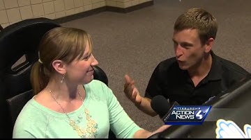 Simulator shows high school students dangers of texting while driving