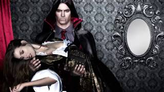 Backstage Halloween: Male Vampire