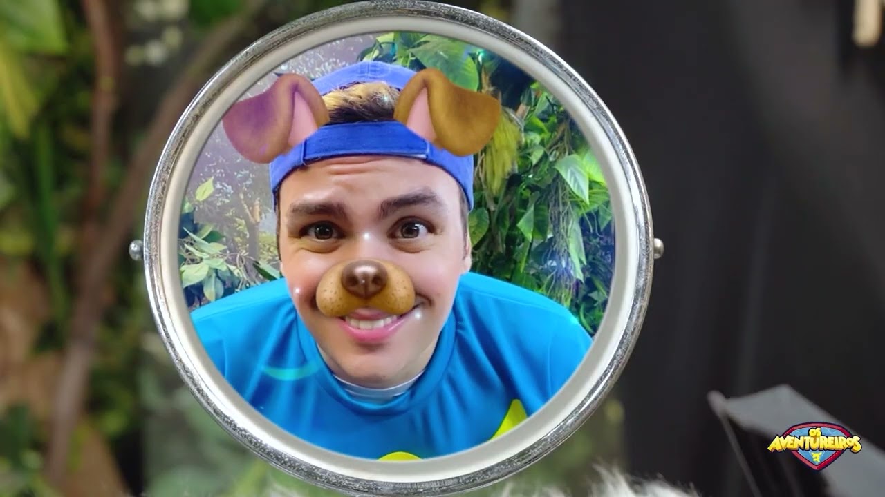 LUCCAS NETO E O ESPELHO MÁGICO