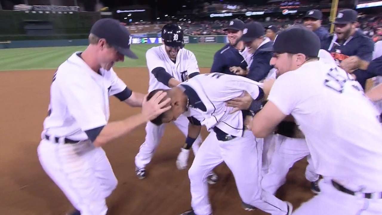 KC@DET: Tigers earn walk-off win in 12-inning thriler - YouTube