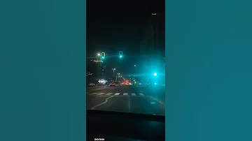 ونركب هل سيارة ومن حارة ل حارة Dubai Uae 
