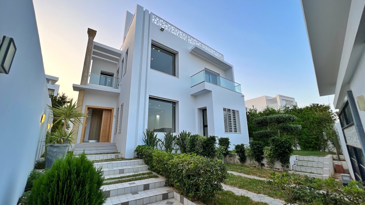 فيلا فخمة مع اطلالة جميلة في الحمامات الشمالية 😍♥️