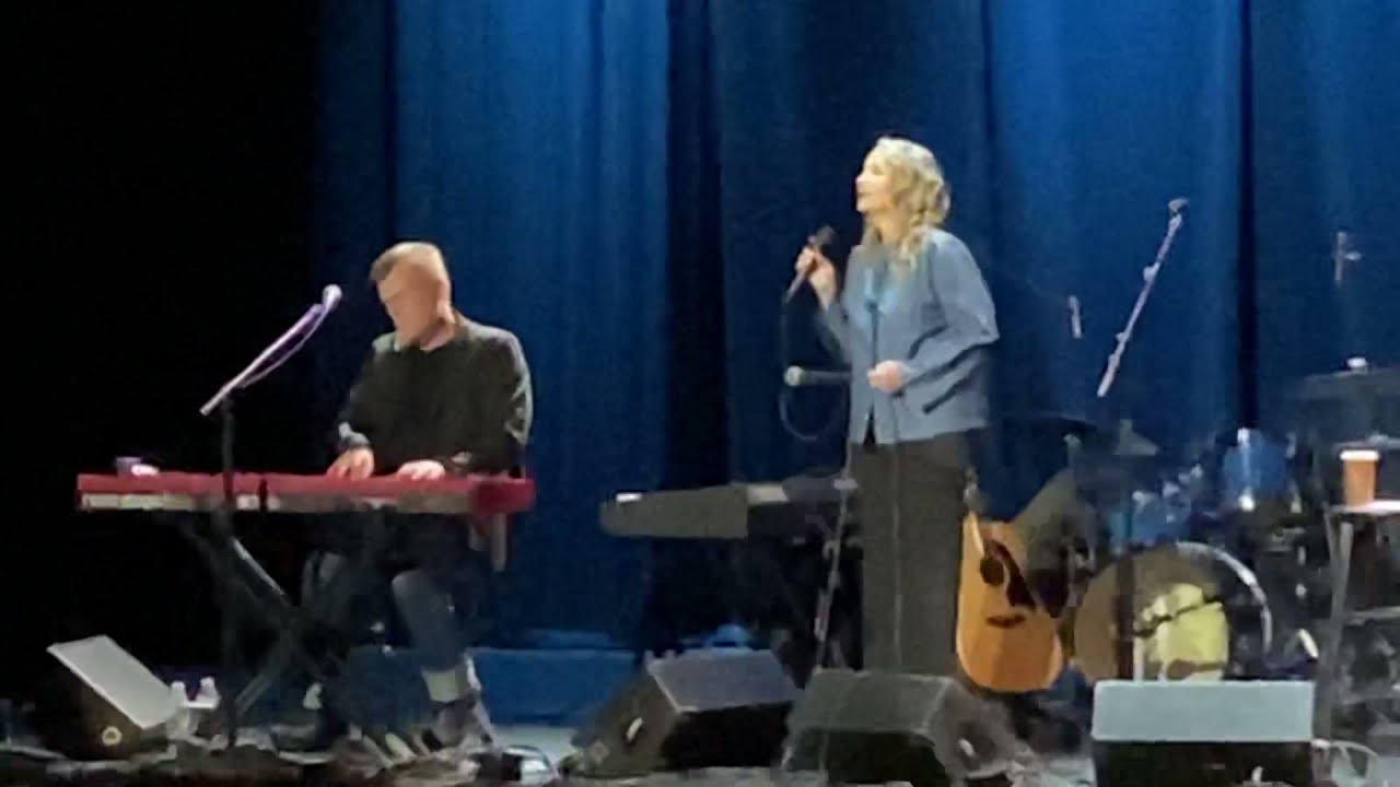 Joan Osborne “One of Us” Live at The Cabot Theatre, Beverly, MA, September 17, 2021