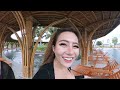 VR 360° Two lovely girl on island - eating seafood | Pet And Bae