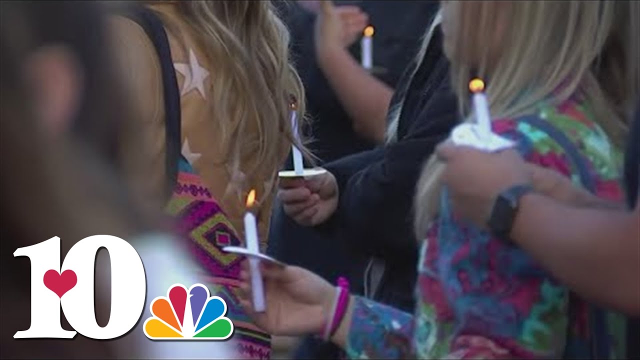 Nashville holds vigil to honor victims of school shooting - YouTube