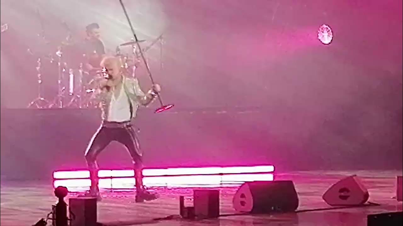 певец shaman на фоне кремля. шаман в кремле 2023. шаман певец на фоне кремля. шаман в кремле 2023. Victory song.