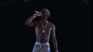 2Pac's hologram - Hail Mary & 2 of Amerikaz Most Wanted (Live at Coachella 2012)