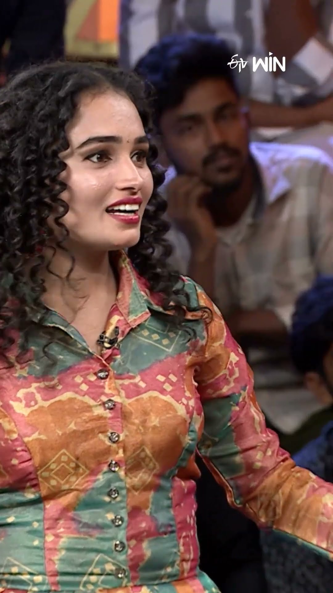 #shorts - ఈ తెలుగు లిరిక్ కి ఇంగ్లీష్ లో పాట..! #SumaAdda #comedy #suma