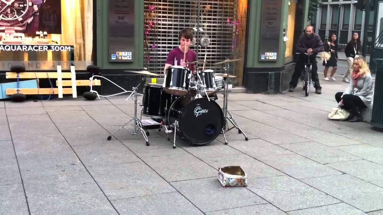 Pouličný bubeník