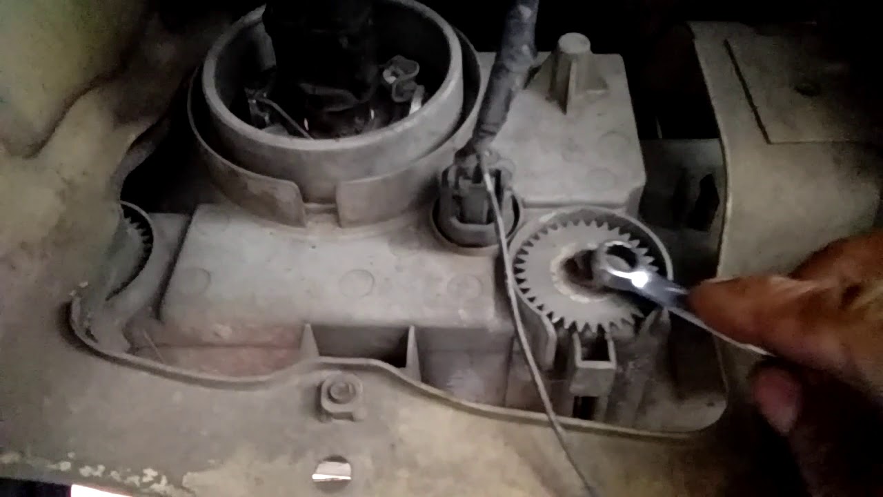 Cara menyetel lampu halogen 'lampu juah maupun dekat'