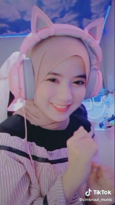 TIK TOK VIRAL CEWEK CANTIK CIMBRUT GAMING AKU RA MUNDUR