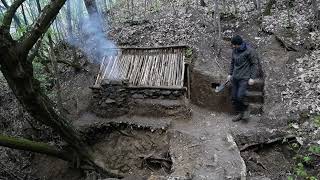 Inside The Survivor's Mind. Building Shelters Amidst Many Challenges - Timelapse.