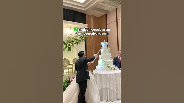 Thumbnail of Makna dibalik potong wedding cake❤️ | cari wedding venue all in? Buruan cek IG @jeeballroomgroup🥰
