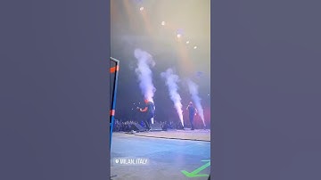 Alter Bridge playing “Metalingus” at Milan, Italy 🇮🇹 (25.11.22) #alterbridge #metalingus