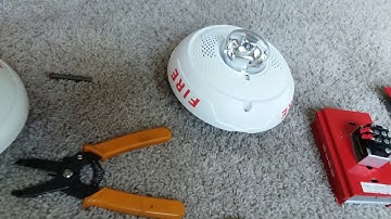 How to wire up speaker strobes (Check description)