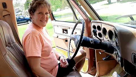 My "NEW" to me 1978 GMC C15 truck Shannon is getting it's first wash job in many years! Plans for it