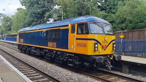 GBRF 69010 Passing through Reading West 0z70