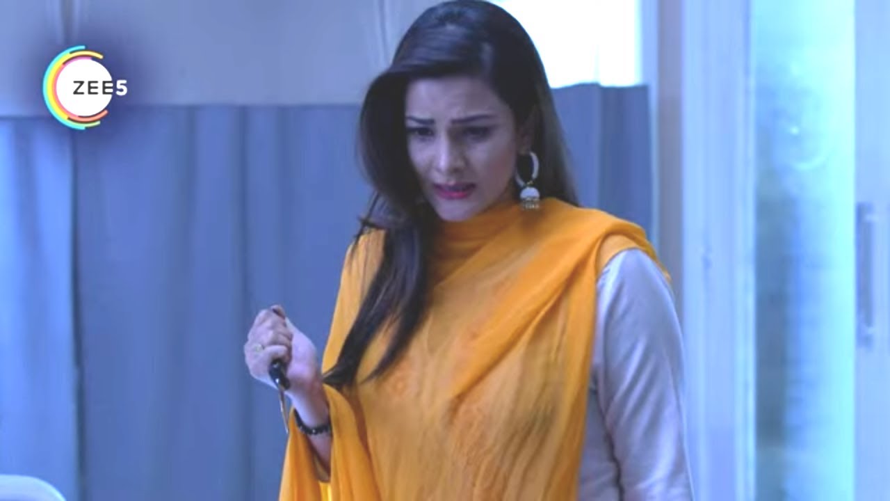 Simonika STABS ABHI WITH A KNIFE!!! | Kumkum Bhagya | Ep 988 | Webisode | Zee TV