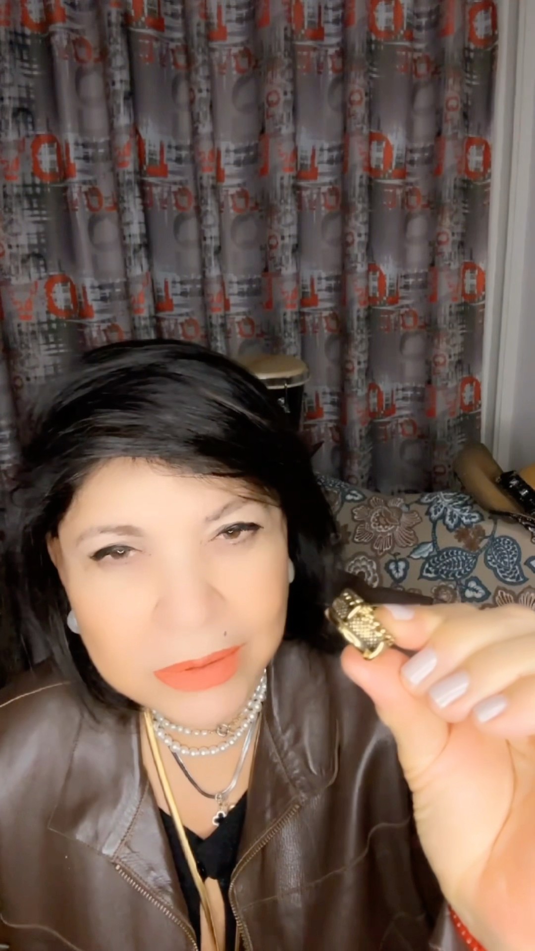 Decidi o item que vou presentear um de vocês que ganhar esse sorteio. Faça o pre-save e concorra! ♾️