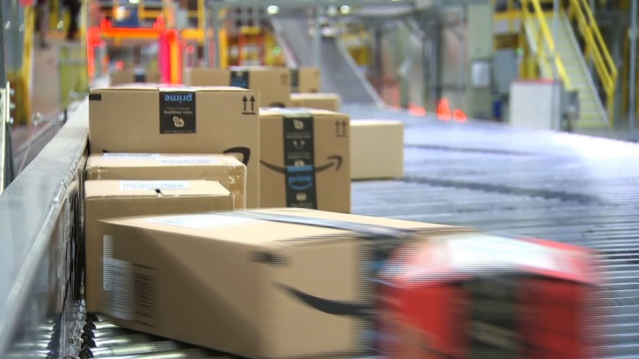 Amazon: How They Manage Busy Holiday Season - YouTube