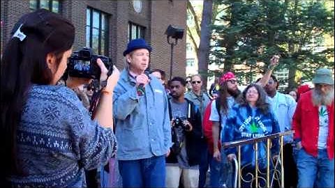 Stephen DeAngelo speaking at the 41st annual Hash Bash 2012 (1/2)