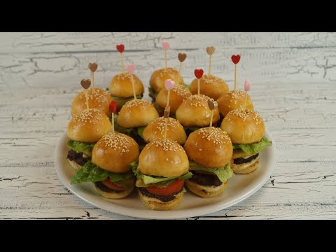 Video: Tatlı Mini Burgerler Nasıl Yapılır