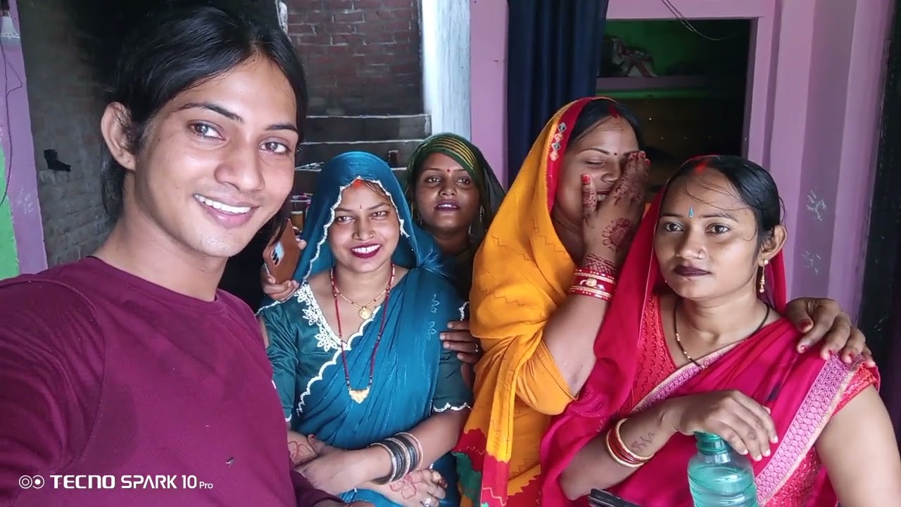 खुशबू रानी मोनिका के पत्नी से बलिया जिला से चलकरआए मिलने