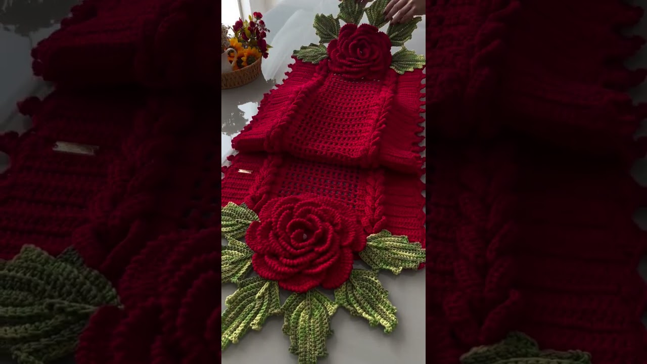 trilho de tran&ccedil;a produzido na cor  vermelha #haveitoldyoulatelythatiloveyou #crochet#croche #croch&ecirc;