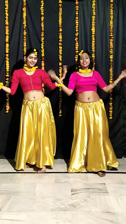 Mehndi hai rachne vali- Dance steps for wedding #mehndi #haldi #dance | The Nachania