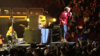 “In One Ear” Cage the Elephant@Wells Fargo Center Philadelphia 9/20/14