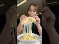 オフィスでチーズナン爆食してたら、、