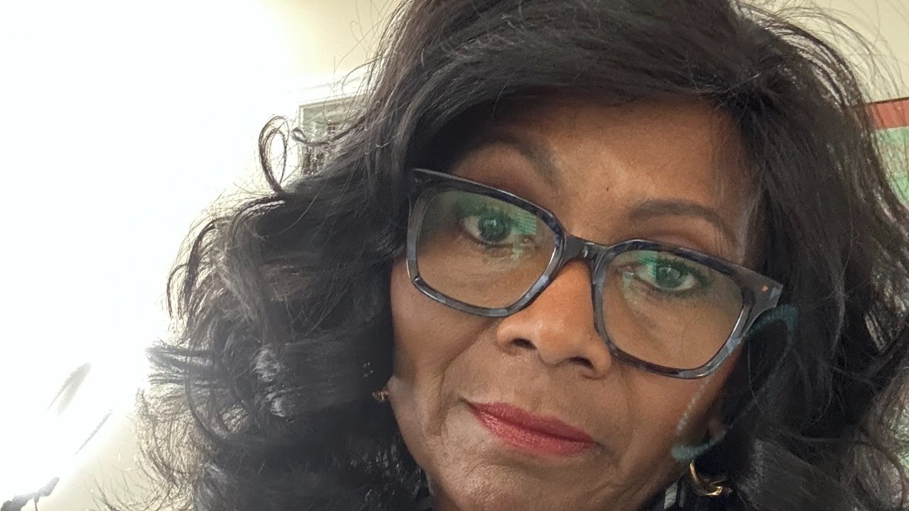 “Don’t Quit Now: How to Keep Going When Life Gets Messy” 📱