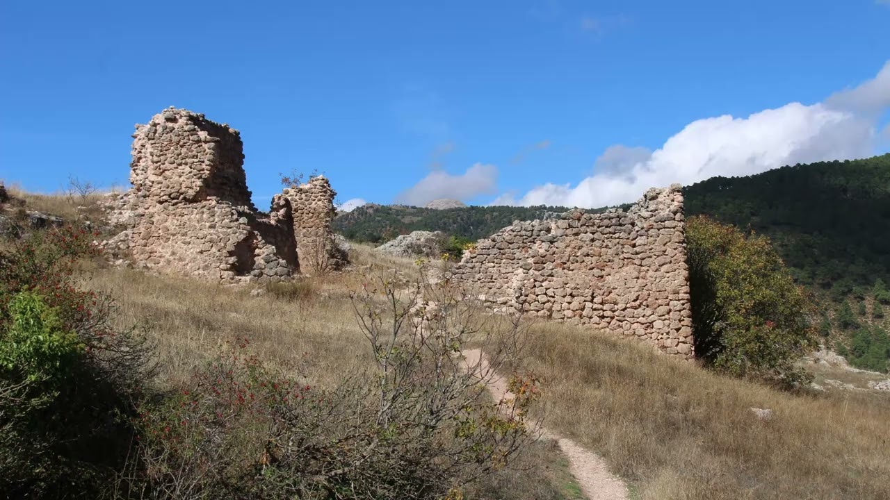 Riópar Viejo Castilla-La Mancha, Albacete) 5 hab. La memoria de la sierra. Excelente ***