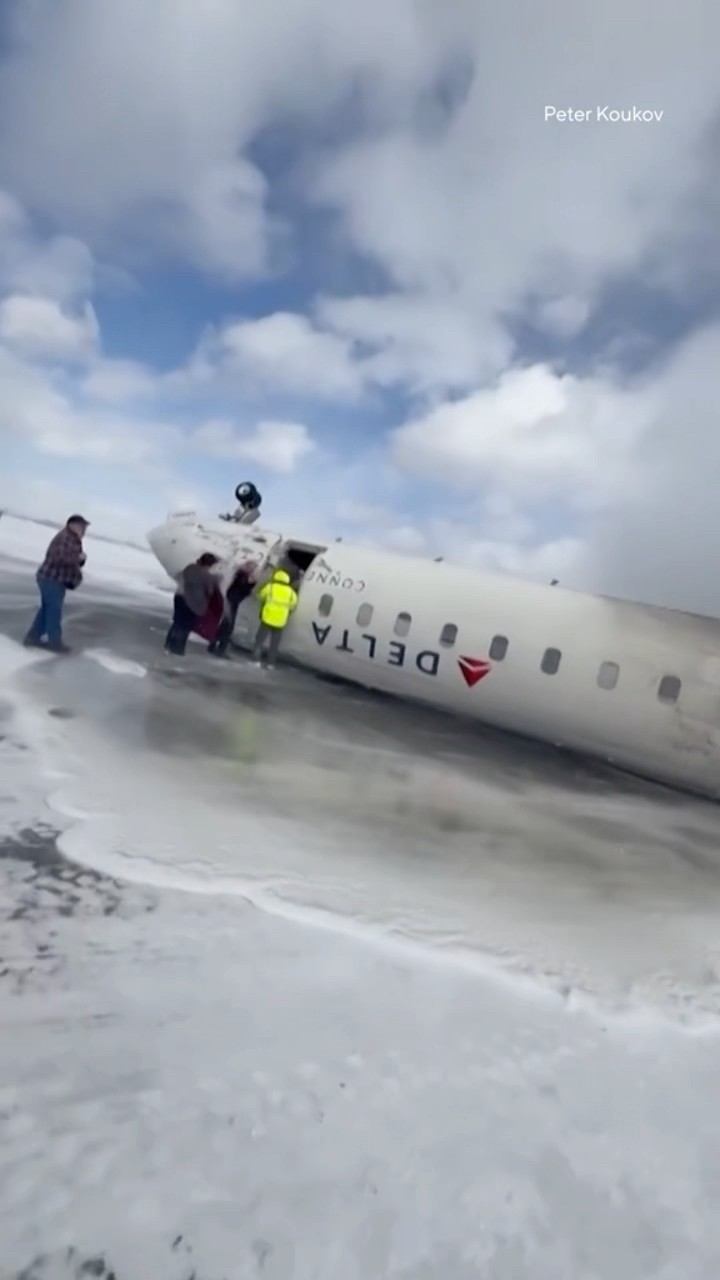 Delta passengers evacuated off plane that crash landed, flipped and caught fire #shorts