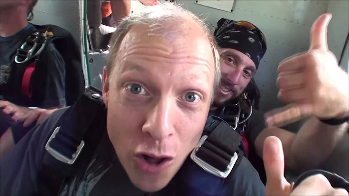 Scott Coombs's Tandem skydive!